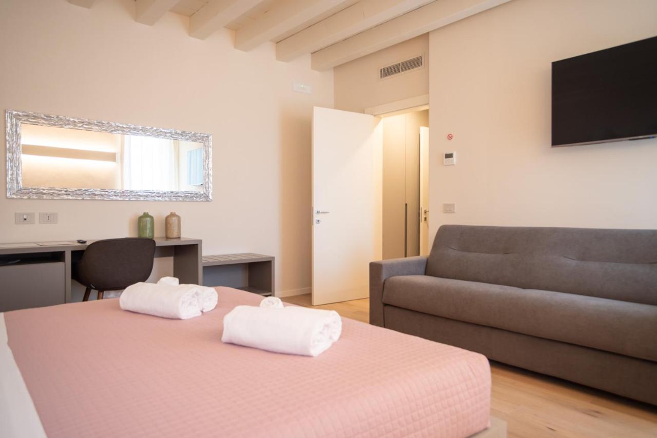 Calcirelli Suites เวโรนา ภายนอก รูปภาพ